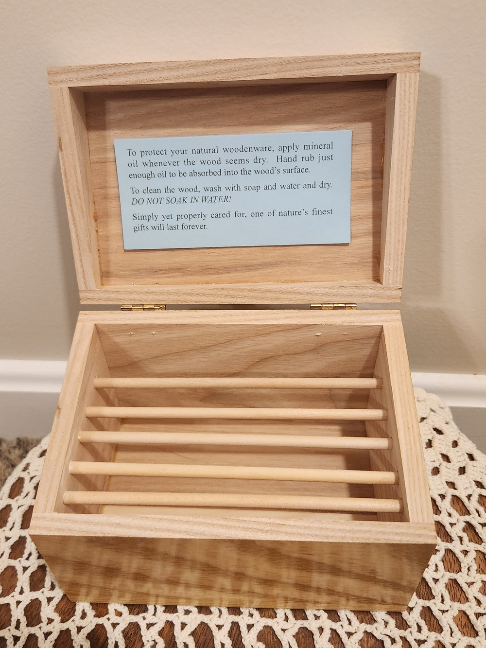 Natural Light Wood Recipe Card Box w/ Dividers Handcrafted At Maine State Prison - Picture 12 of 14
